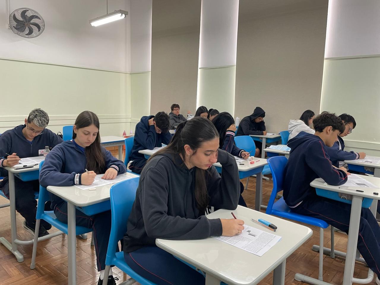 Turmas de 9º Ano e Ensino Médio realizam simulados da Evolucional para o Enem